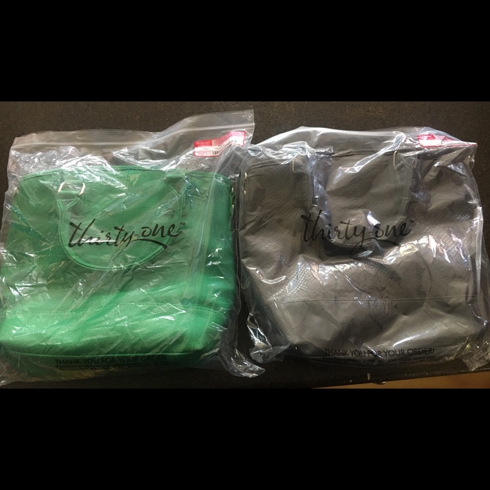 Thirtyone Jewell Paris purse in Green Or charcoal
